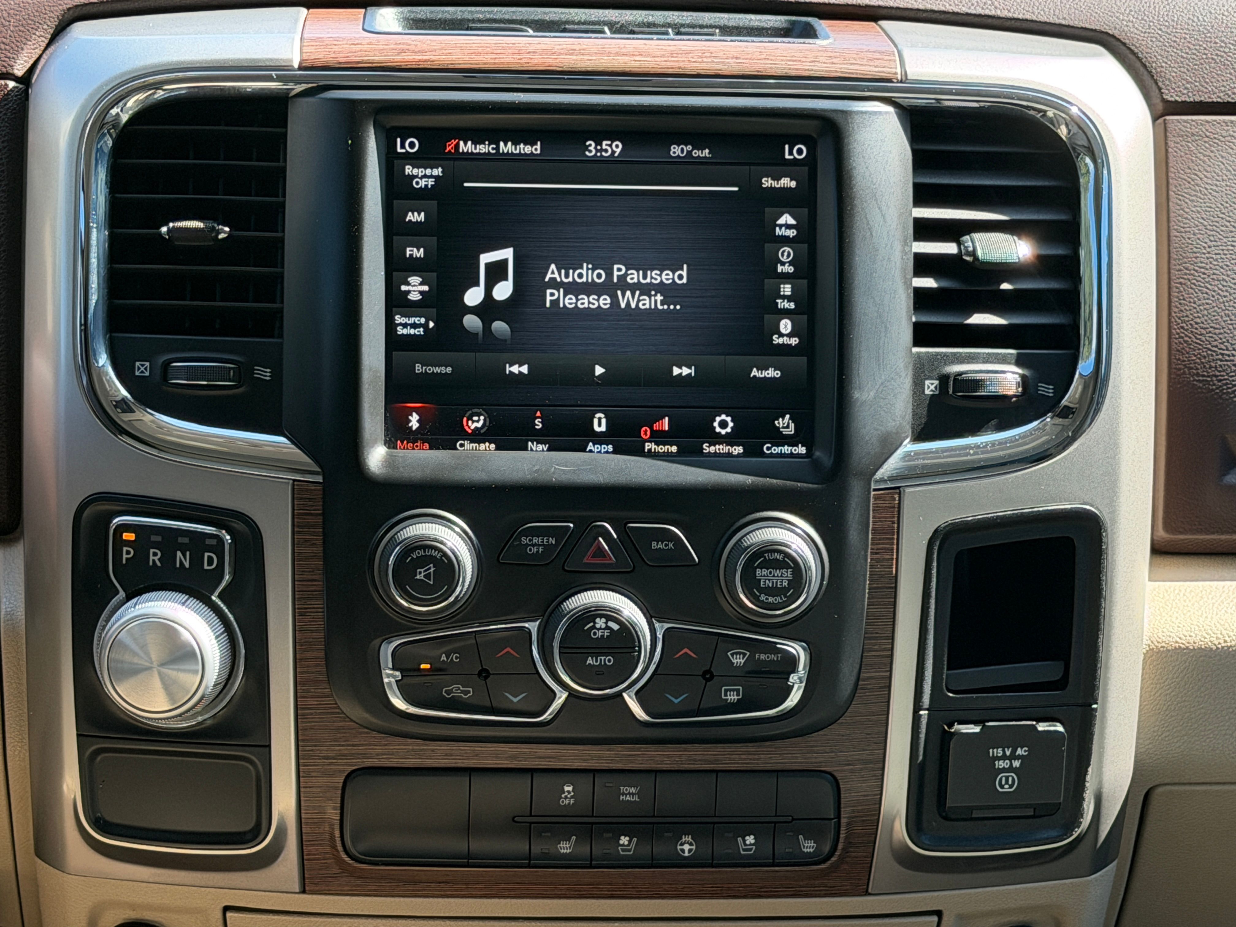 Used 2018 RAM 1500 Laramie RWD image 13