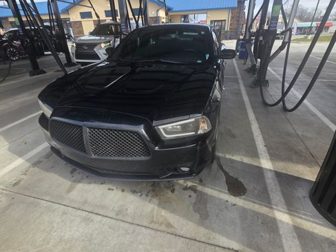 Used 2012 Dodge Charger SE image 6