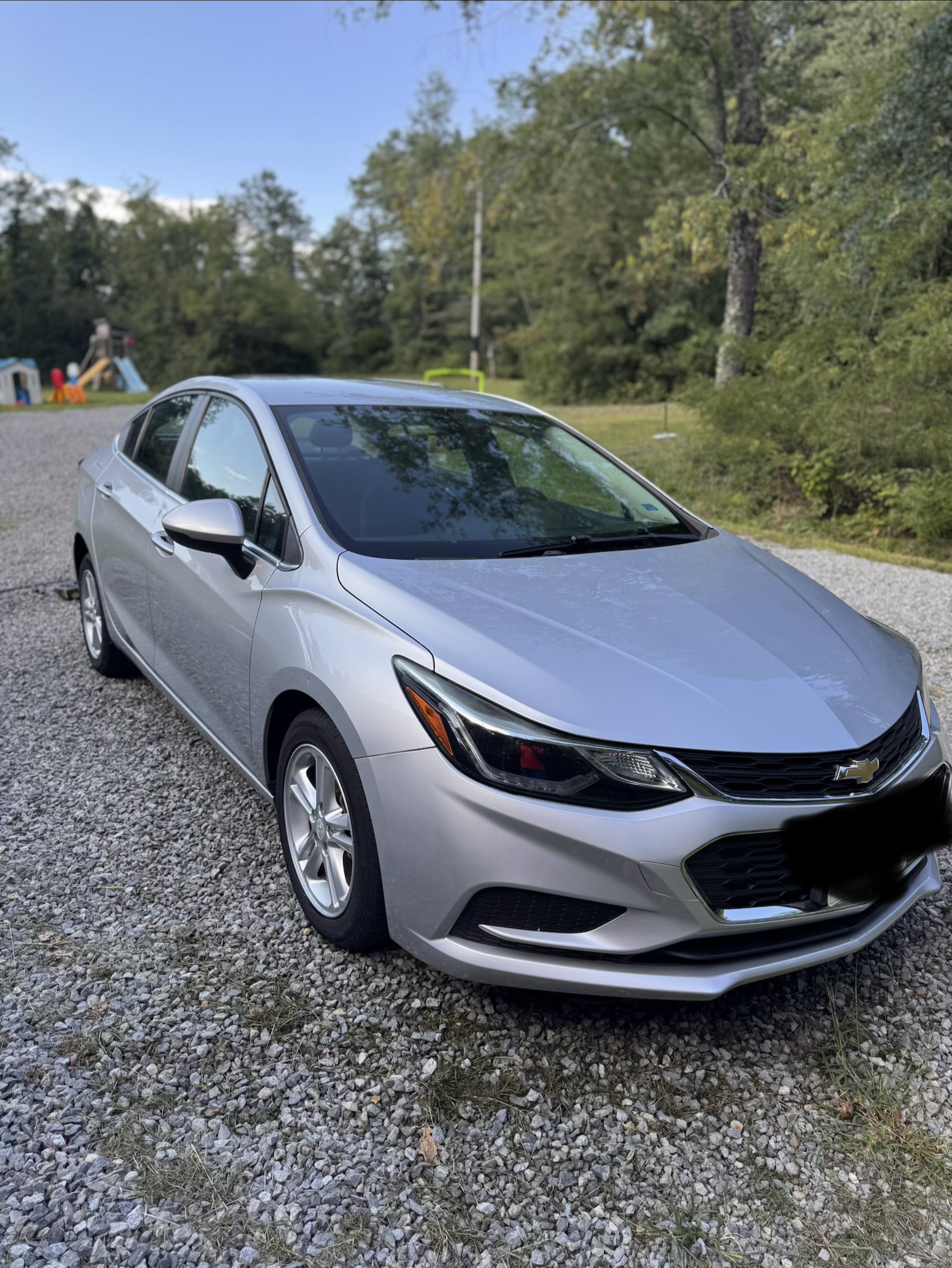 Used 2017 Chevrolet Cruze LT w/ Convenience Package FWD image 1