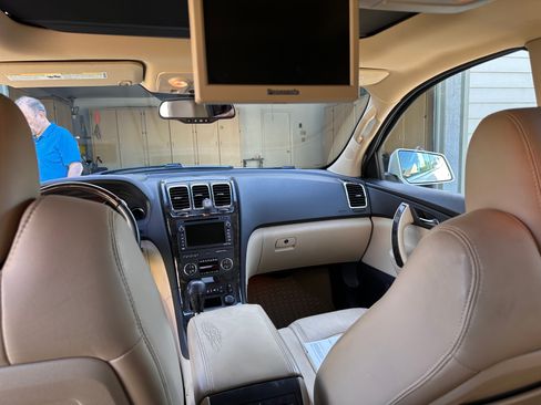 Used 2012 GMC Acadia Denali image 9