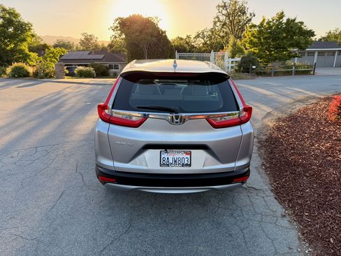 Used 2017 Honda CR-V LX image 5