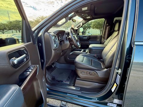 Used 2023 GMC Sierra 3500 Denali w/ Denali Ultimate Package image 17