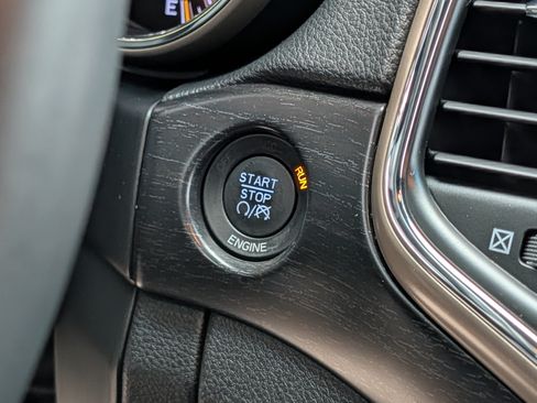 Used 2014 Jeep Grand Cherokee Laredo w/ Quick Order Package 23E image 24