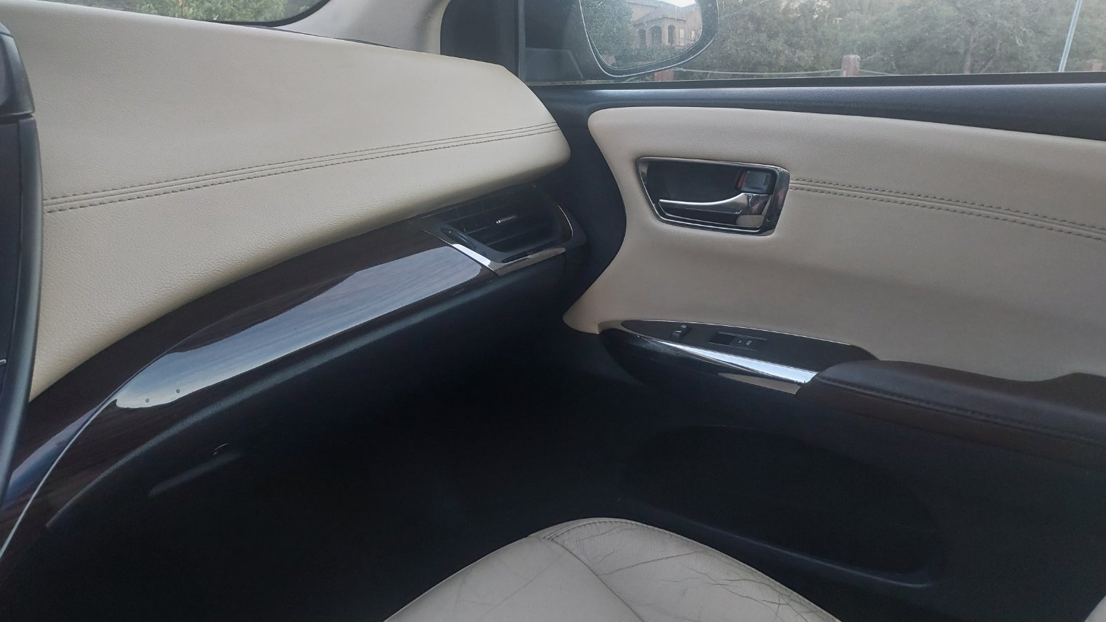 Used 2013 Toyota Avalon XLE Premium FWD image 19