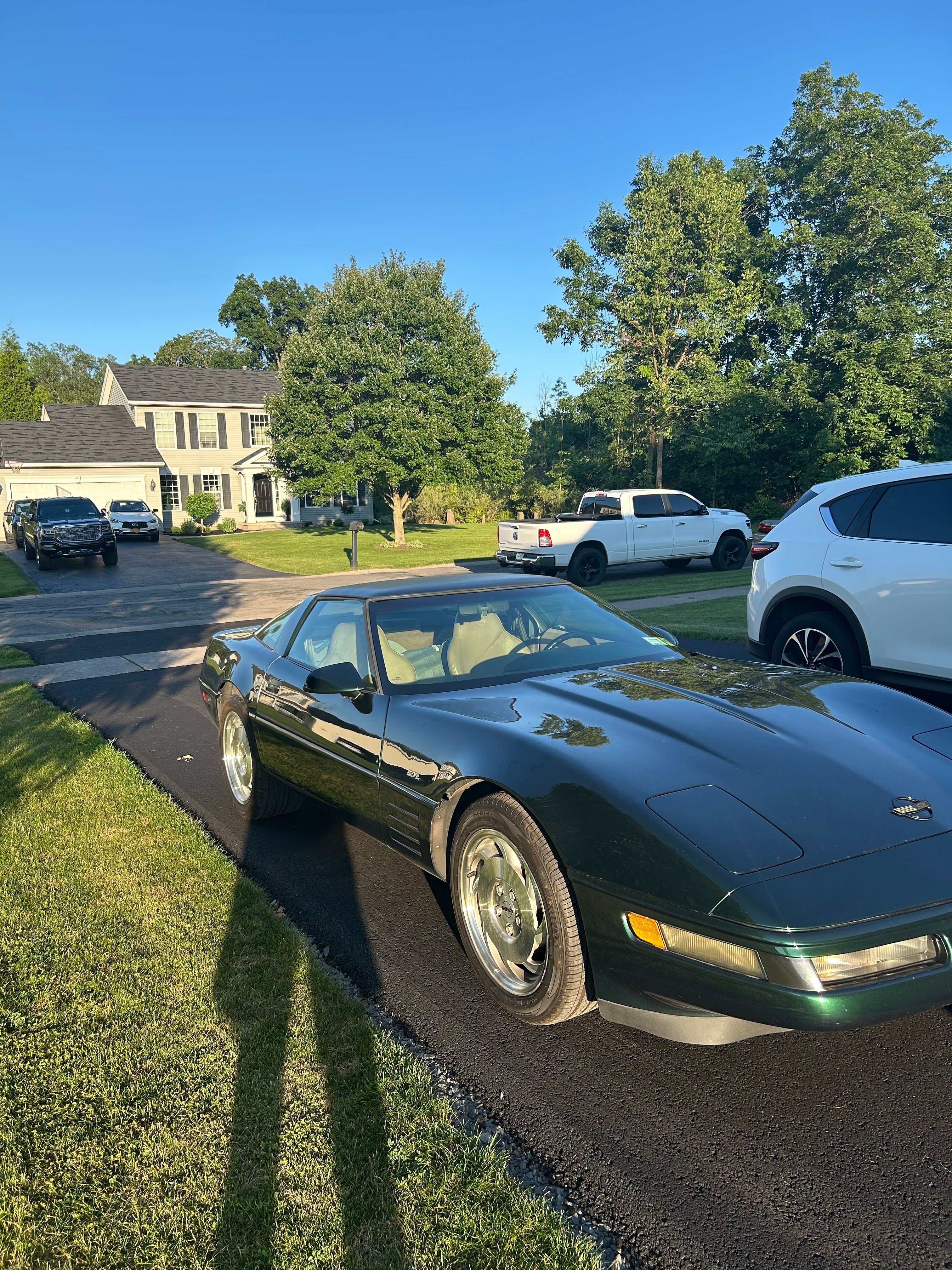 Used 1994 Chevrolet Corvette Coupe RWD image 2