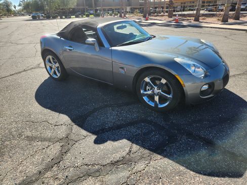 Used 2007 Pontiac Solstice GXP w/ Premium Package image 13