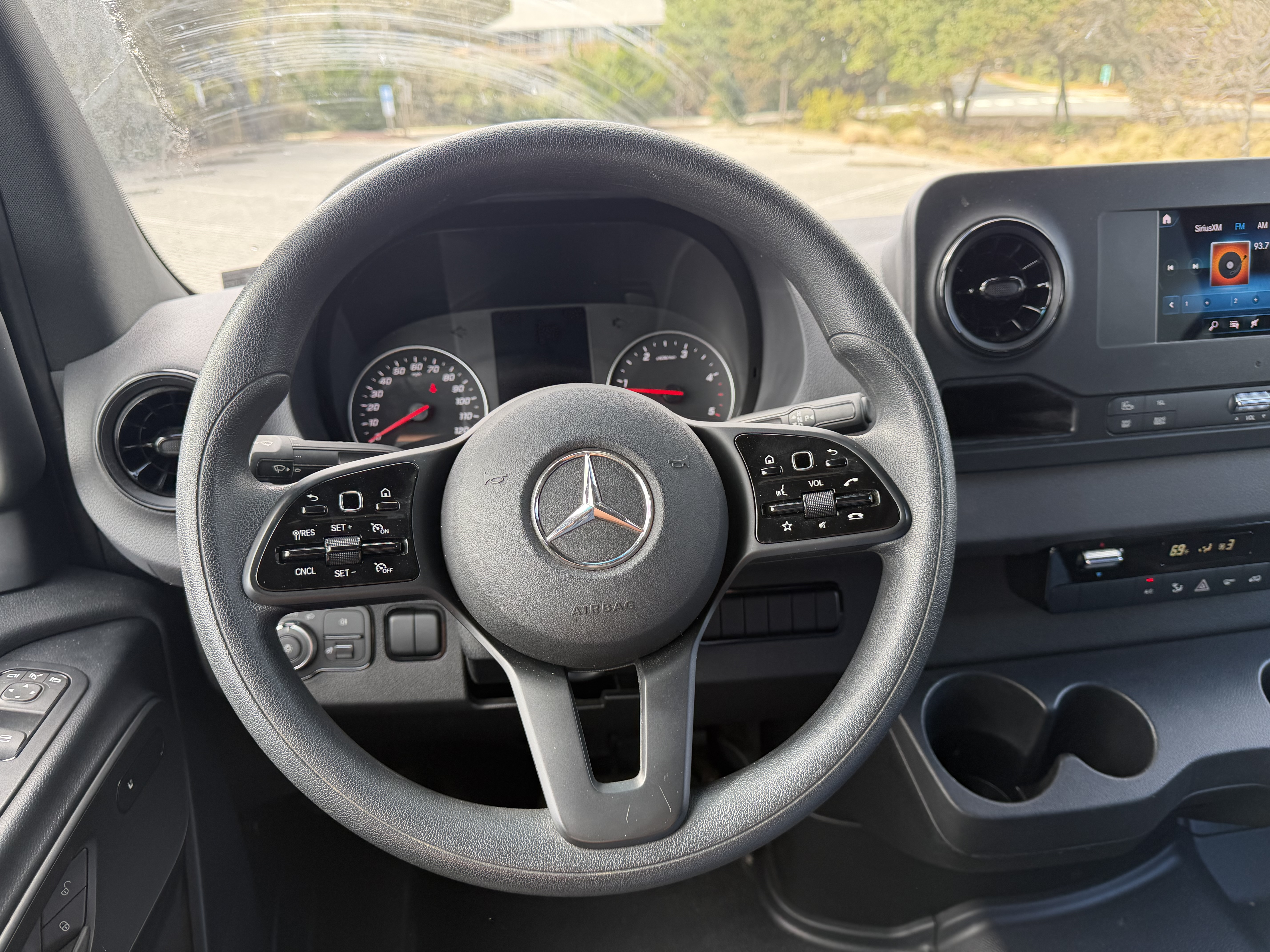 Used 2024 Mercedes-Benz Sprinter 2500 image 25
