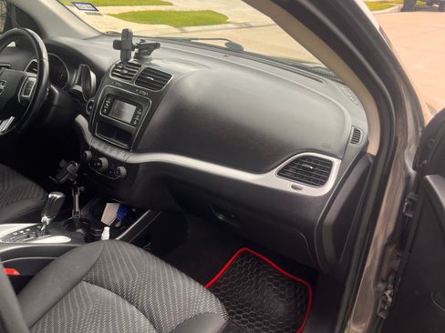 Used 2018 Dodge Journey SE w/ Popular Equipment Group FWD image 10