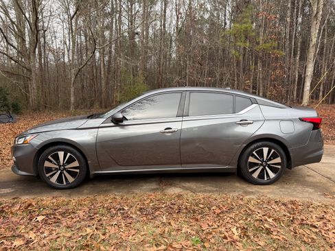 Used 2022 Nissan Altima 2.5 SV image 4