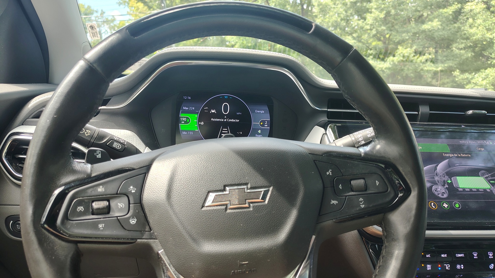 Used 2022 Chevrolet Bolt EUV Premier w/ Super Cruise Package FWD image 22