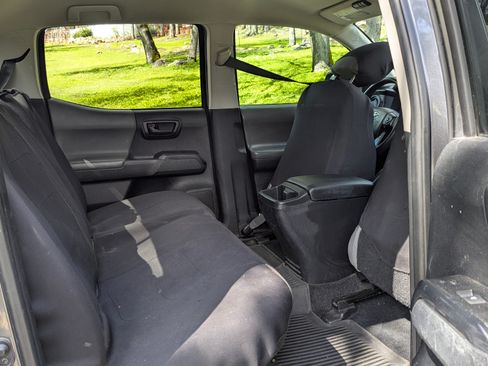 Used 2022 Toyota Tacoma SR image 11