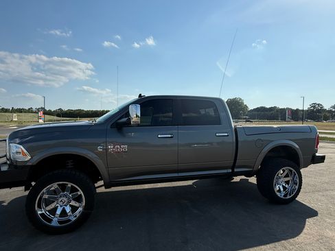 Used 2013 RAM 2500 Laramie AWD/4WD image 5
