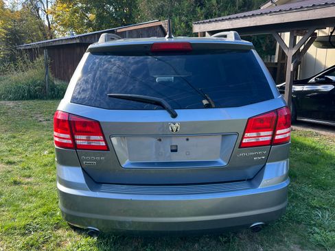 Used 2010 Dodge Journey SXT w/ Flexible Seating Group image 6