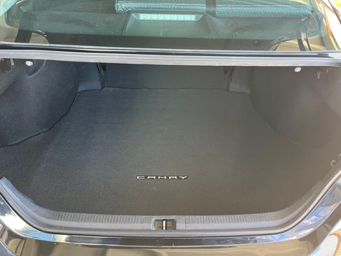 Used 2020 Toyota Camry SE w/ Carpet Mat Package image 18