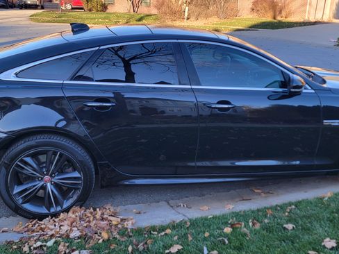 Used 2016 Jaguar XJ Supercharged image 13