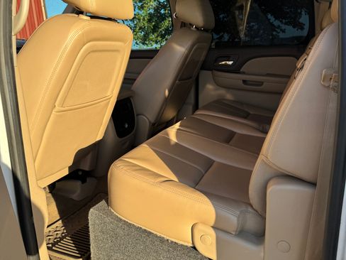 Used 2011 GMC Sierra 3500 SLT w/ SLT Convenience Package image 6