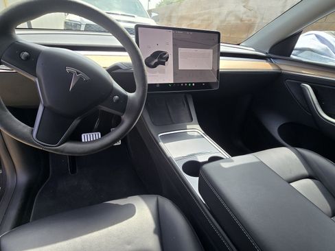 Used 2023 Tesla Model Y Performance AWD/4WD image 11