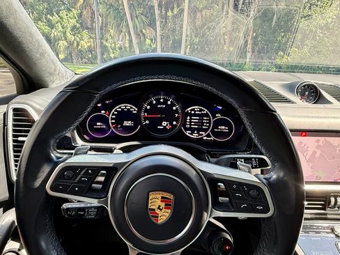 Used 2021 Porsche Cayenne GTS AWD/4WD image 16