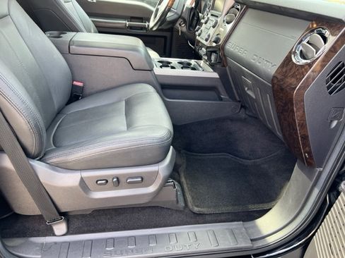 Used 2016 Ford F450 Platinum w/ FX4 Off Road Package image 9