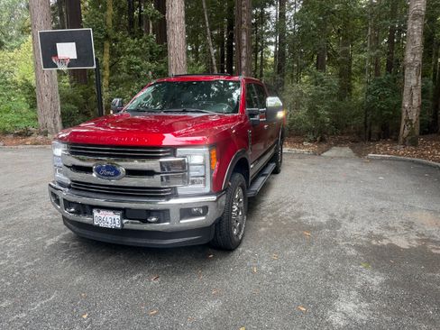 Used 2019 Ford F250 Lariat w/ Lariat Ultimate Package AWD/4WD image 11