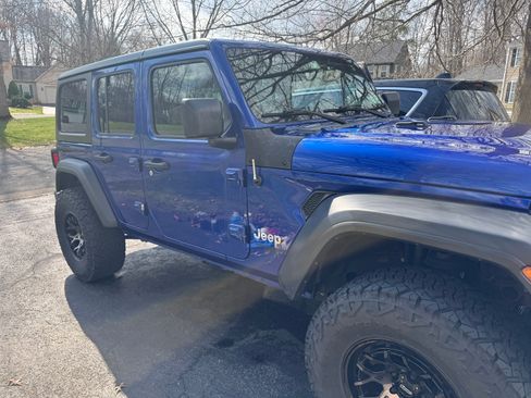Used 2018 Jeep Wrangler Unlimited Sport AWD/4WD image 6