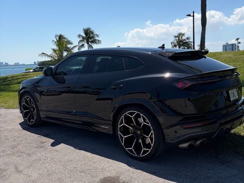 Used 2023 Lamborghini Urus Performante image 4