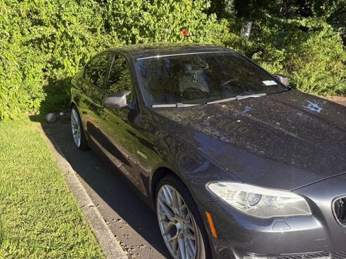 Used 2012 BMW 550i xDrive Sedan image 4