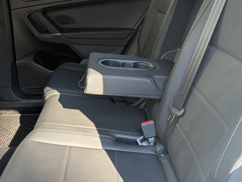 Used 2018 Volkswagen Tiguan SE image 13