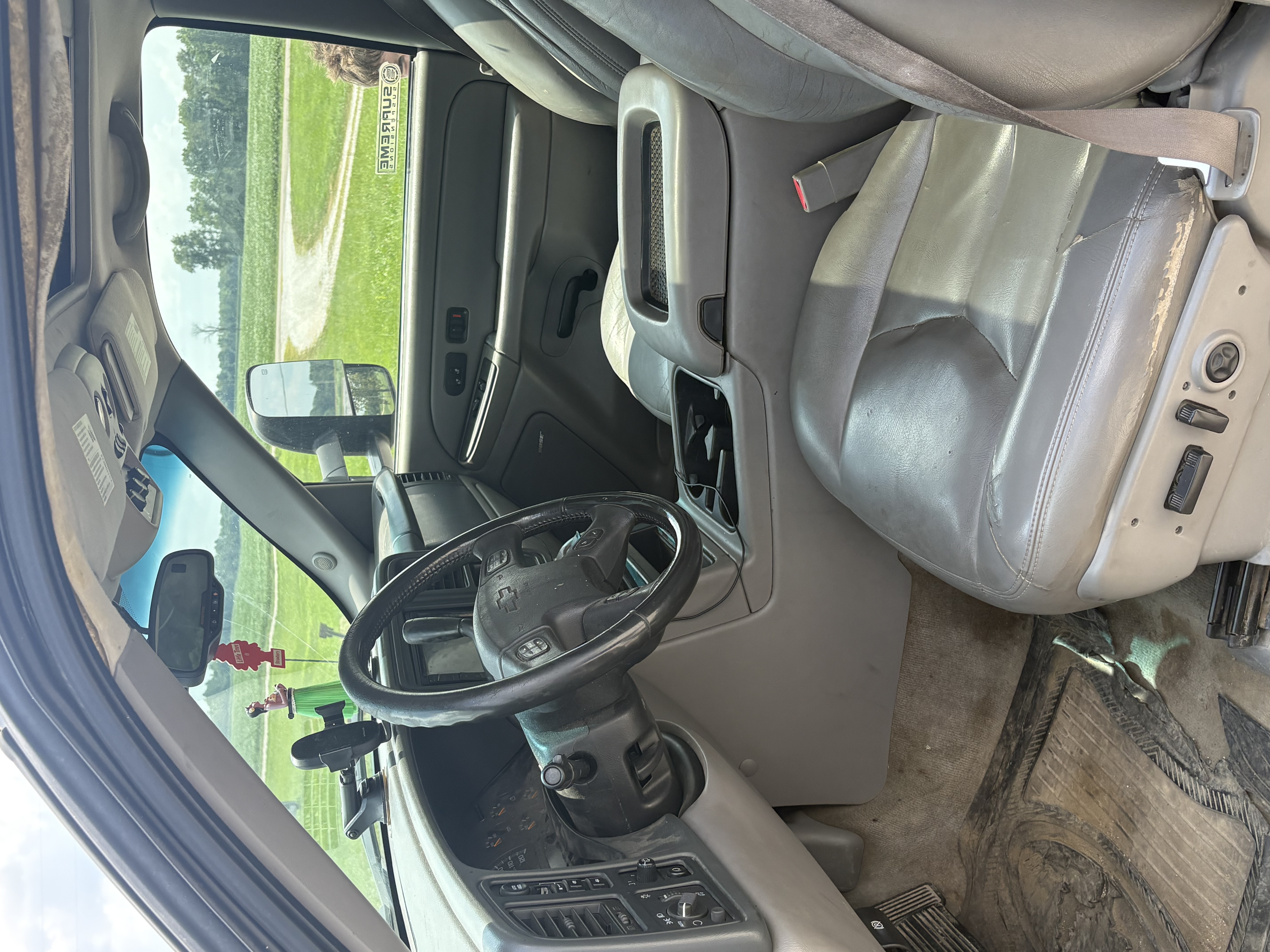 Used 2005 Chevrolet Tahoe LT w/ LT Preferred Equipment Group AWD/4WD image 11