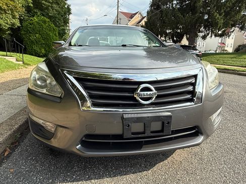 Used 2015 Nissan Altima 2.5 S w/ Special Edition Package FWD image 4