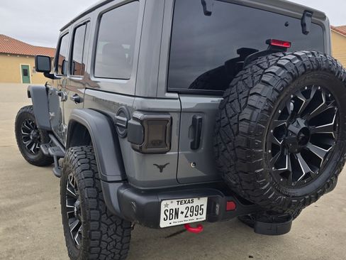Used 2019 Jeep Wrangler Unlimited Rubicon image 11