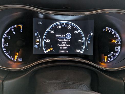 Used 2018 Jeep Grand Cherokee Limited w/ Trailer Tow Group IV image 12