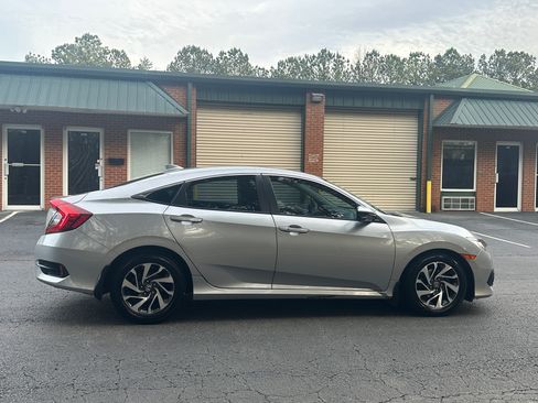 Used 2017 Honda Civic EX image 9