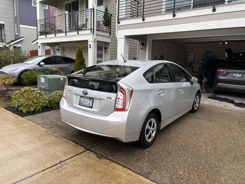 Used 2015 Toyota Prius Two image 5