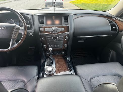 Used 2013 INFINITI QX56 4WD w/ Deluxe Touring Pkg image 5
