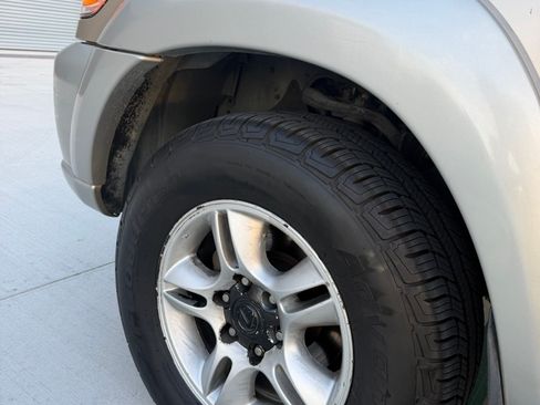 Used 2003 Toyota Sequoia SR5 RWD image 27