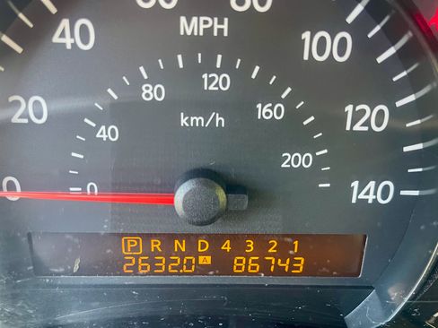 Used 2005 Nissan Armada SE Off-Road w/ (T01) Tow Pkg AWD/4WD image 13