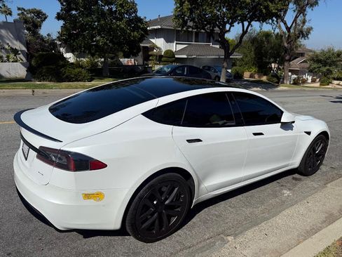 Used 2021 Tesla Model S Plaid image 5