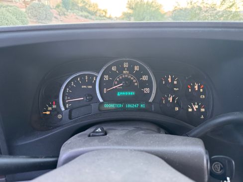 Used 2004 Cadillac Escalade 2WD image 8