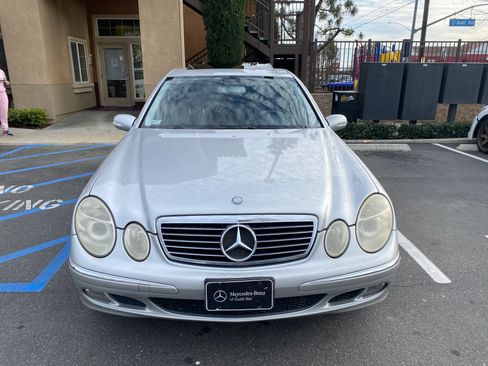 Used 2005 Mercedes-Benz E 500 Sedan image 9