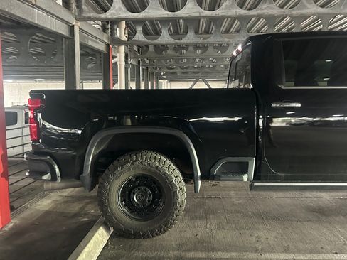 Used 2022 Chevrolet Silverado 2500 High Country image 6