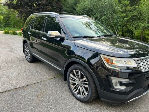 Used 2017 Ford Explorer Platinum AWD/4WD image 5