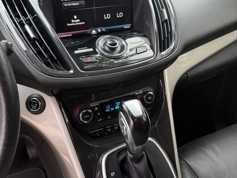 Used 2015 Ford C-MAX Energi SEL w/ Equipment Group 303A FWD image 14