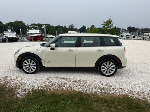 Used 2023 MINI Cooper Clubman S w/ Premium Package AWD/4WD image 9