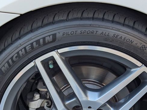 Used 2015 Mercedes-Benz E 350 4MATIC Wagon image 18