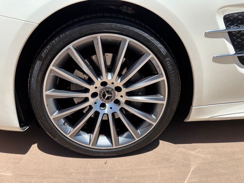 Used 2020 Mercedes-Benz SL 550 image 29