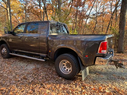 Used 2018 RAM 3500 Laramie Longhorn image 9
