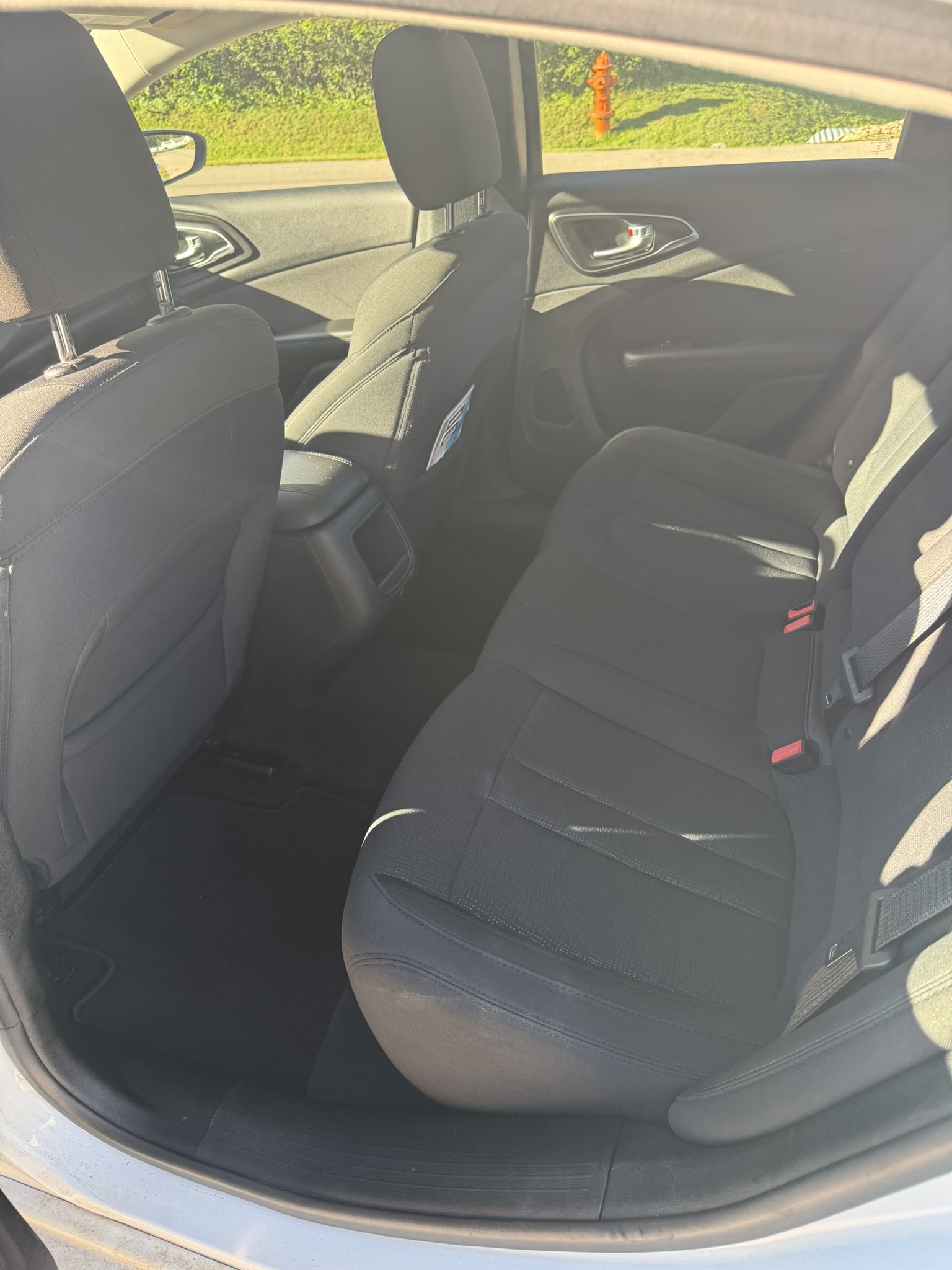 Used 2017 Chrysler 200 Limited w/ Driver Assist Package FWD image 9