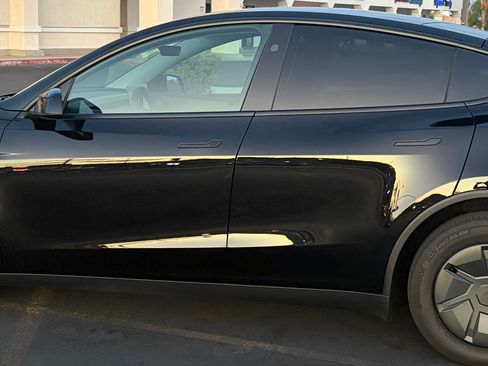 Used 2026 Tesla Model Y 2WD image 5