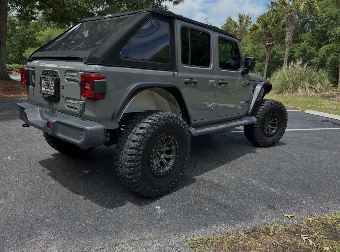 Used 2018 Jeep Wrangler Unlimited Sport S AWD/4WD image 9